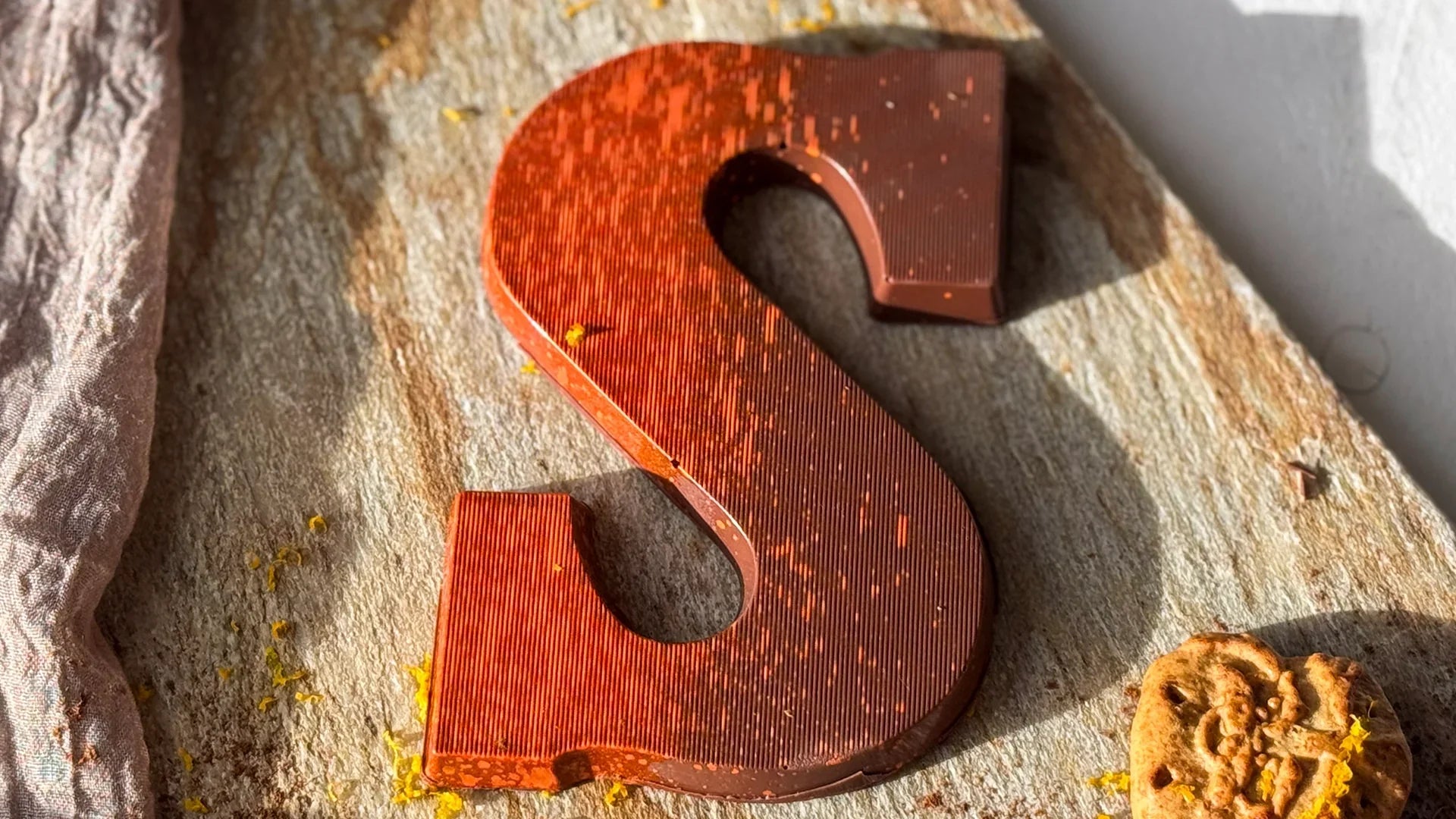 De beste manier om chocoladeletters te bewaren