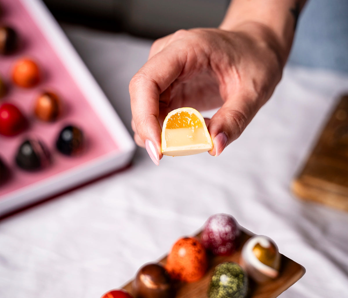 4 chocolates in a luxury box with your own logo